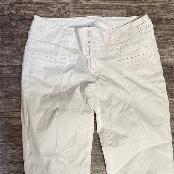 7 For All Mankind White Women's Shorts - Picture 4 of 10